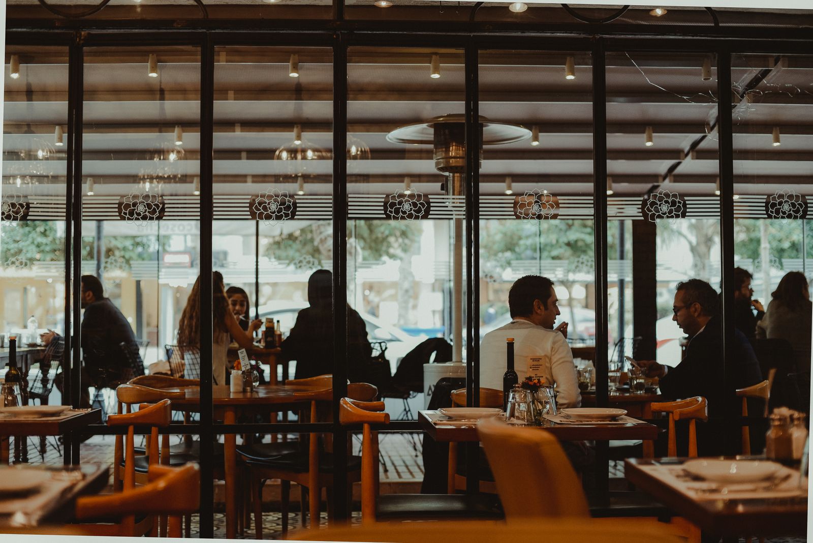 A bustling San Francisco restaurant interior